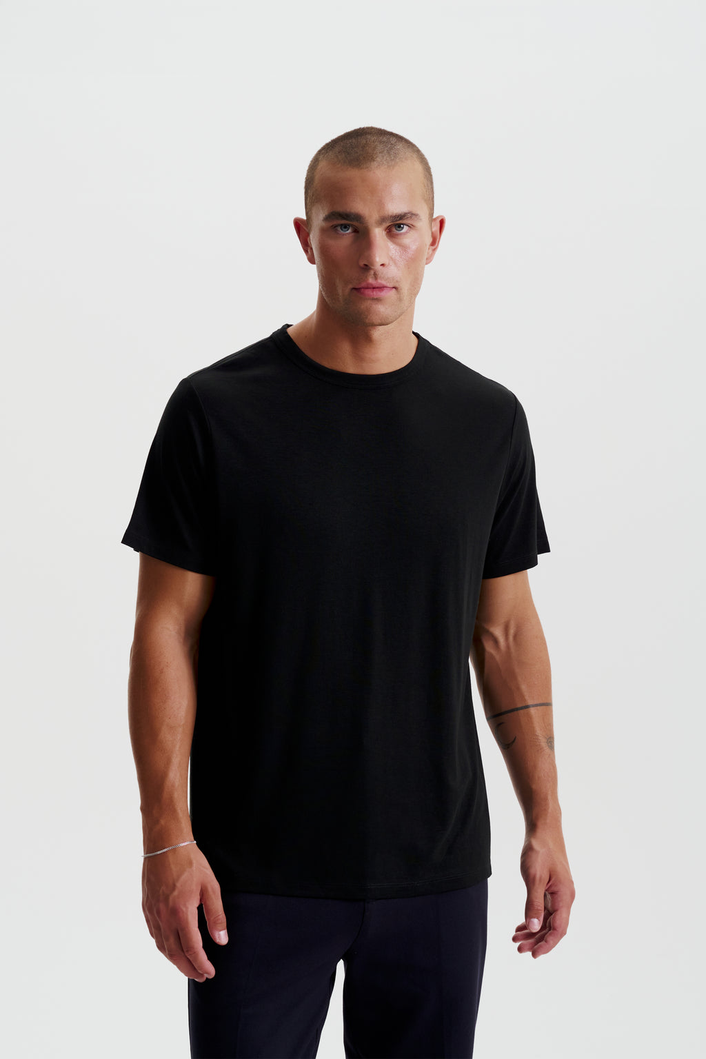 Motion-blend short-sleeve t-shirt