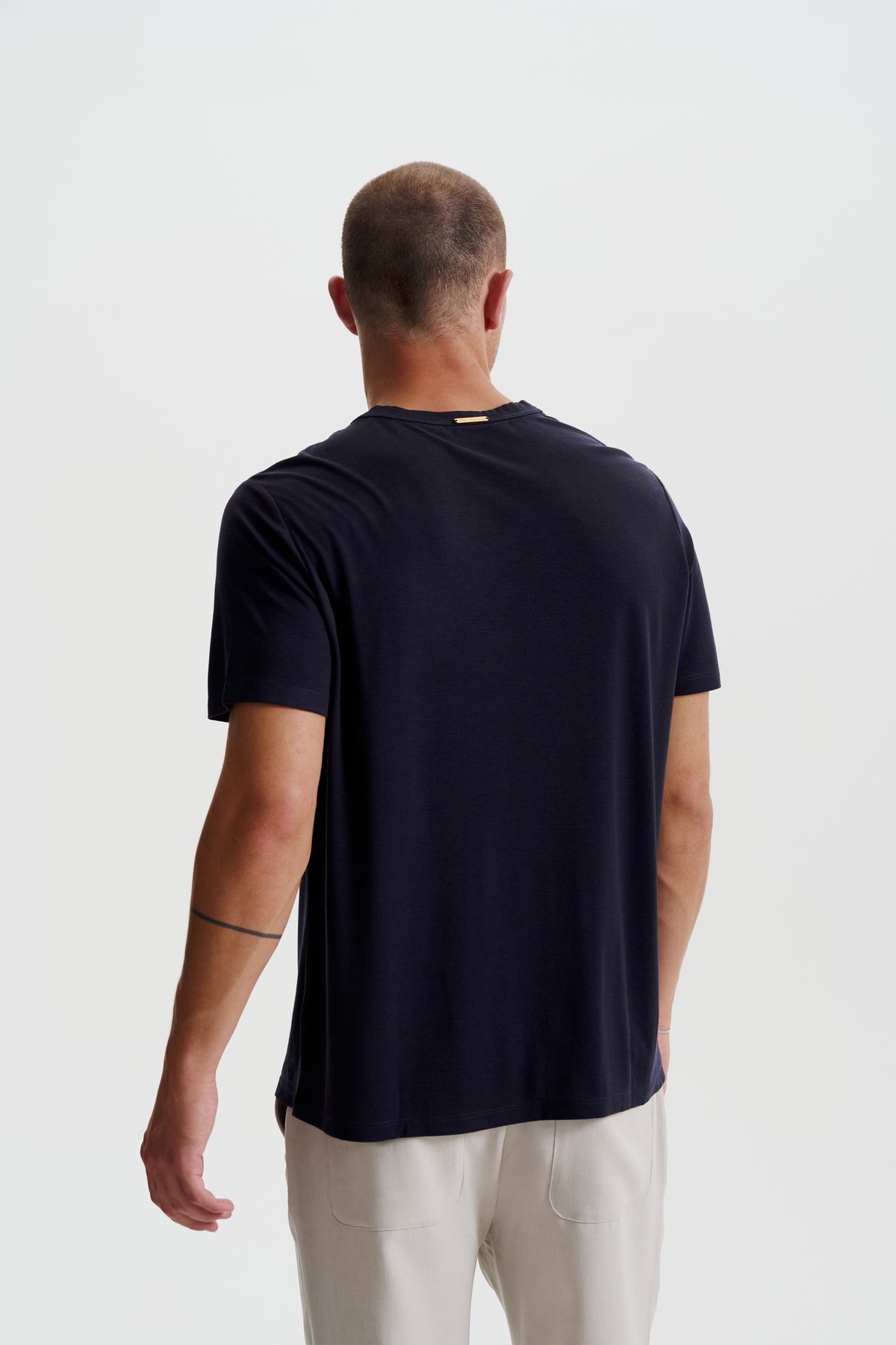 Motion-blend short-sleeve t-shirt
